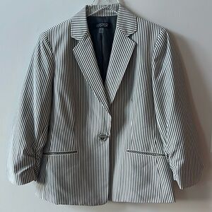 Seersucker kasper suit